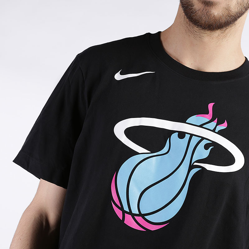 мужская черная футболка Nike Heat City Edition Logo Dri-FIT NBA T-Shirt BV8914-010 - цена, описание, фото 2